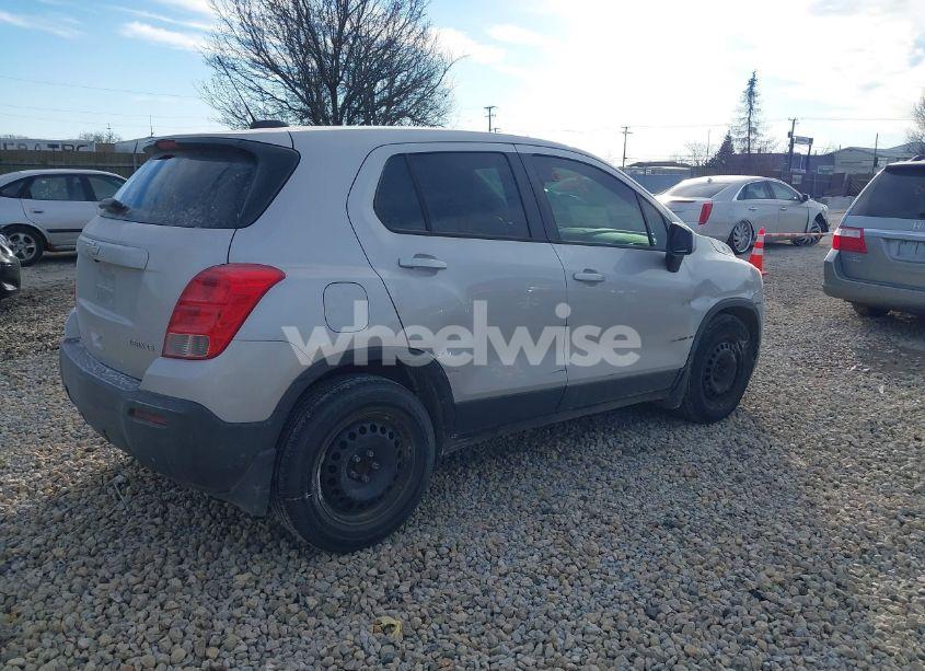 Photo 4 of 2016 Chevrolet Trax 1LS (VIN 3GNCJKSB9GL235151)