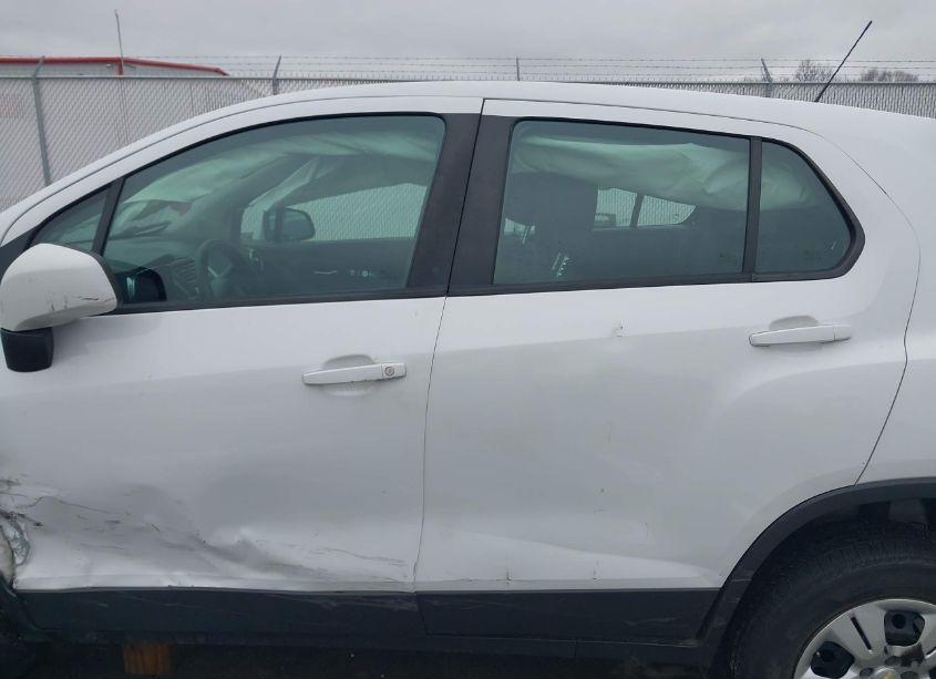 Photo 14 of 2016 Chevrolet Trax 1LS (VIN 3GNCJKSB9GL274760)