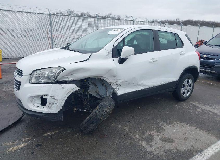 Photo 2 of 2016 Chevrolet Trax 1LS (VIN 3GNCJKSB9GL274760)