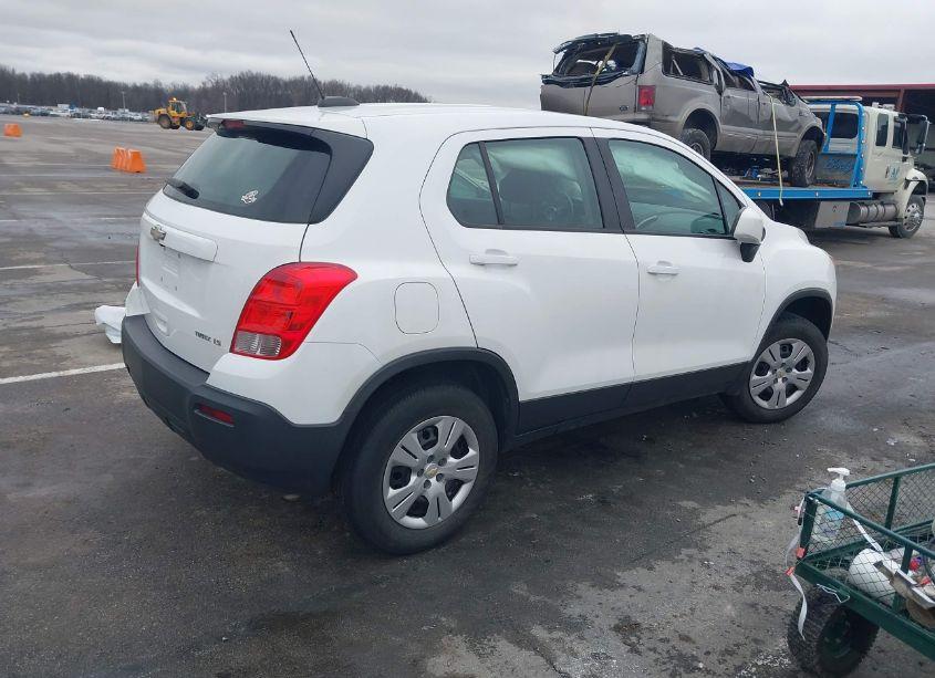 Photo 4 of 2016 Chevrolet Trax 1LS (VIN 3GNCJKSB9GL274760)