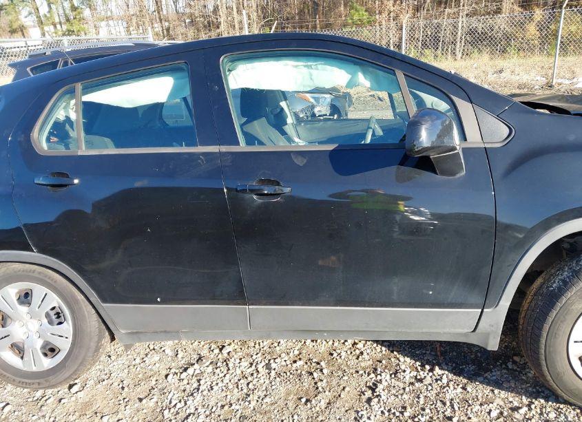 Photo 13 of 2017 Chevrolet Trax LS (VIN 3GNCJKSB9HL219601)