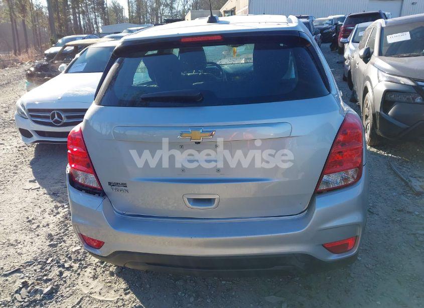 Photo 16 of 2017 Chevrolet Trax LS (VIN 3GNCJKSB9HL227438)