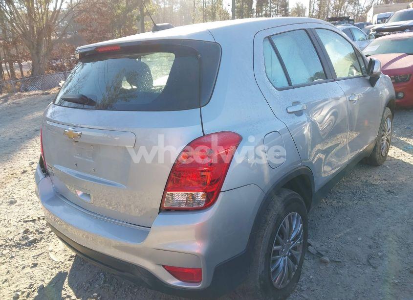 Photo 4 of 2017 Chevrolet Trax LS (VIN 3GNCJKSB9HL227438)