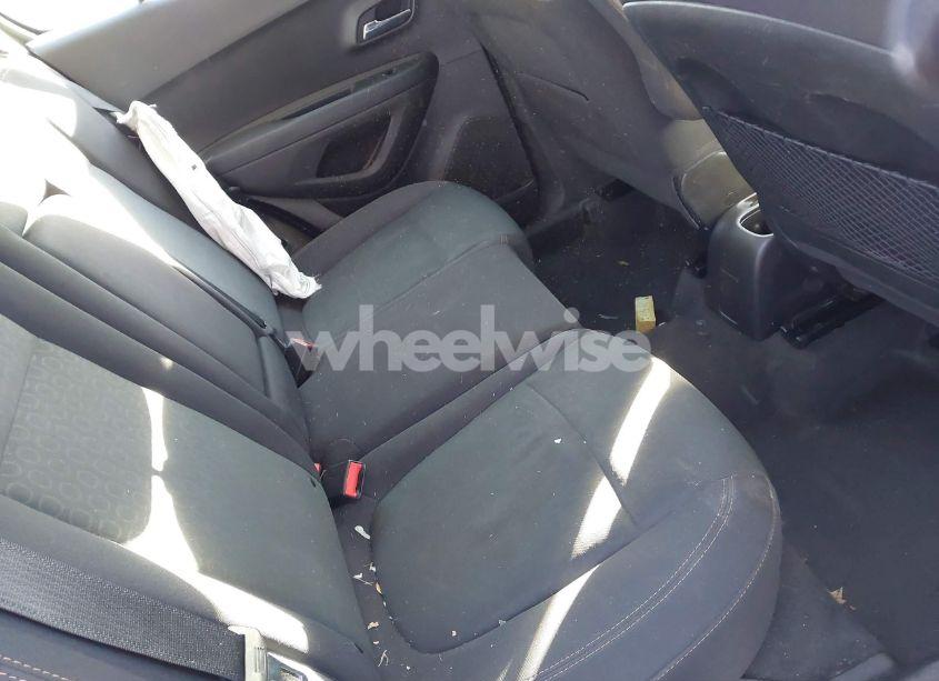 Photo 8 of 2017 Chevrolet Trax LS (VIN 3GNCJKSB9HL227438)