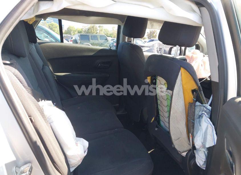 Photo 8 of 2017 Chevrolet Trax LS (VIN 3GNCJKSB9HL274839)