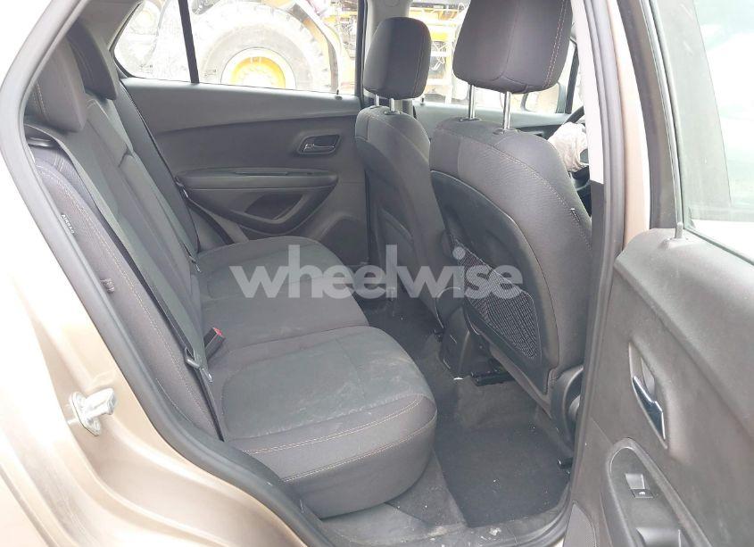 Photo 8 of 2018 Chevrolet Trax LS (VIN 3GNCJKSB9JL204084)