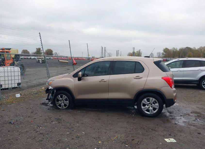 Photo 14 of 2018 Chevrolet Trax LS (VIN 3GNCJKSB9JL259666)