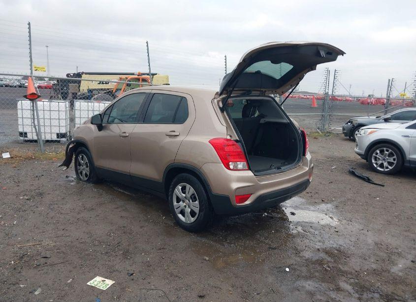 Photo 3 of 2018 Chevrolet Trax LS (VIN 3GNCJKSB9JL259666)