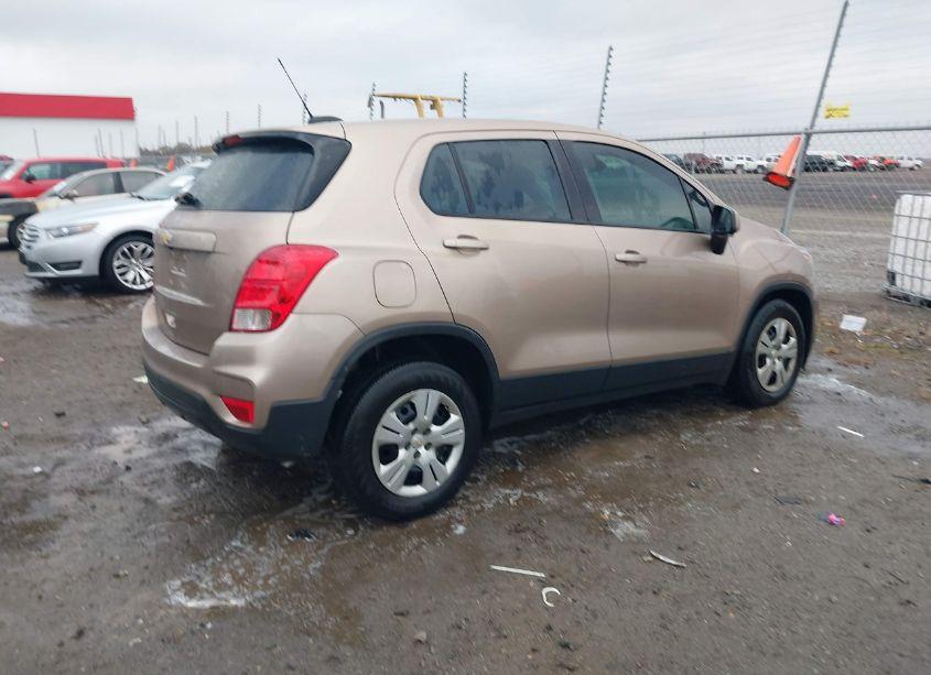 Photo 4 of 2018 Chevrolet Trax LS (VIN 3GNCJKSB9JL259666)