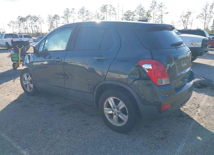 Photo 3 of 2019 Chevrolet Trax LS (VIN 3GNCJKSB9KL209206)