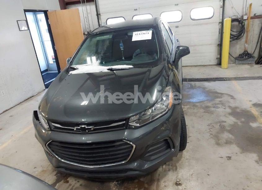 Photo 12 of 2019 Chevrolet Trax LS (VIN 3GNCJKSB9KL318944)