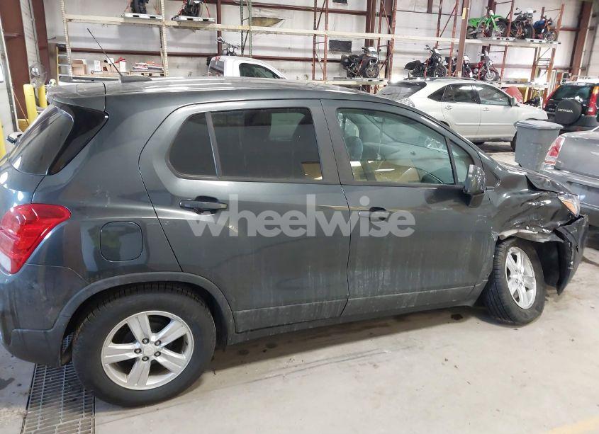 Photo 13 of 2019 Chevrolet Trax LS (VIN 3GNCJKSB9KL318944)