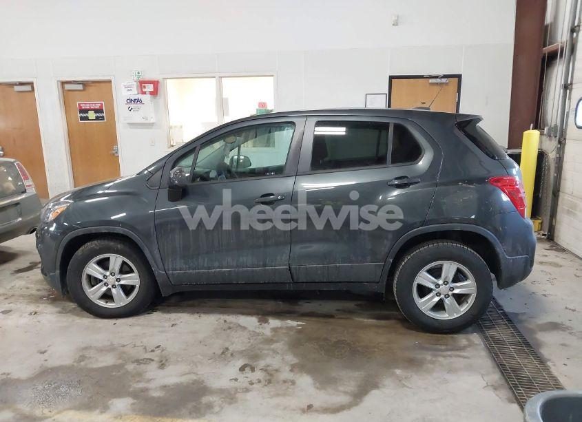 Photo 14 of 2019 Chevrolet Trax LS (VIN 3GNCJKSB9KL318944)