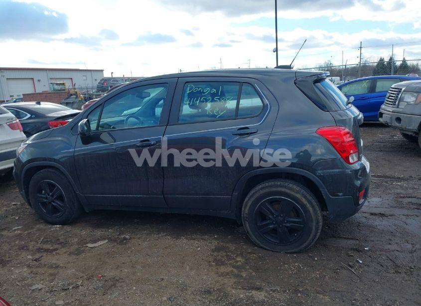 Photo 14 of 2019 Chevrolet Trax LS (VIN 3GNCJKSB9KL321312)