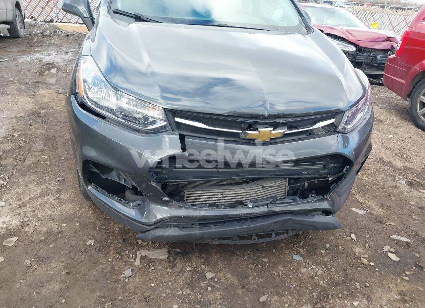 Photo 6 of 2019 Chevrolet Trax LS (VIN 3GNCJKSB9KL321312)