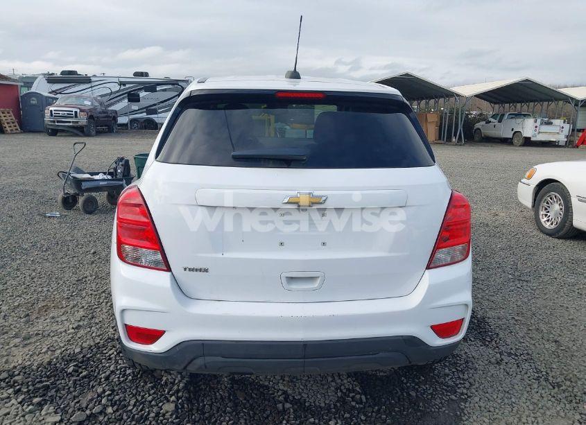 Photo 17 of 2019 Chevrolet Trax LS (VIN 3GNCJKSB9KL357789)
