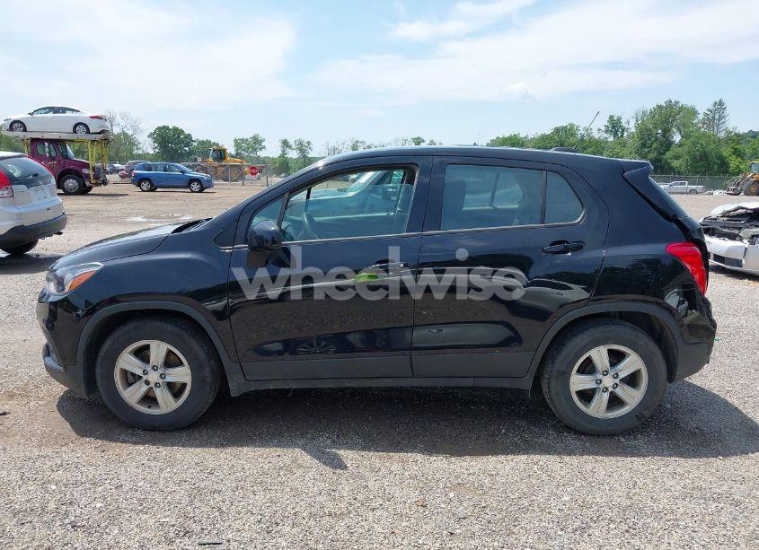 Photo 14 of 2019 Chevrolet Trax LS (VIN 3GNCJKSB9KL378769)