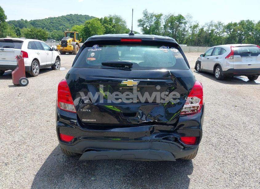 Photo 16 of 2019 Chevrolet Trax LS (VIN 3GNCJKSB9KL378769)