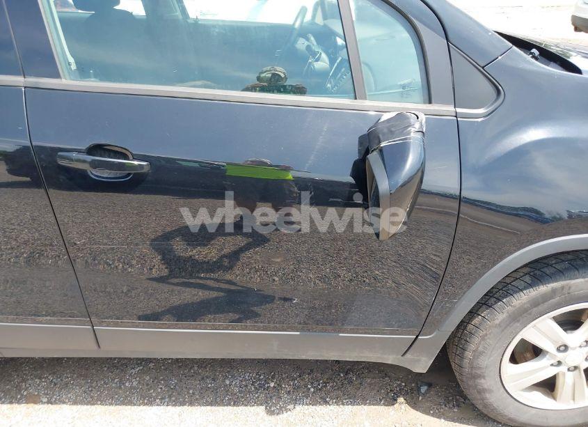 Photo 17 of 2019 Chevrolet Trax LS (VIN 3GNCJKSB9KL378769)