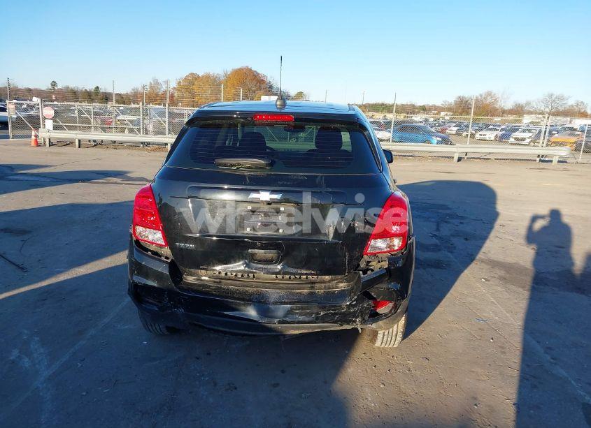 Photo 16 of 2019 Chevrolet Trax LS (VIN 3GNCJKSB9KL390212)