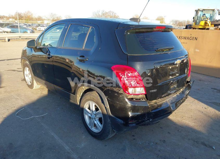 Photo 3 of 2019 Chevrolet Trax LS (VIN 3GNCJKSB9KL390212)