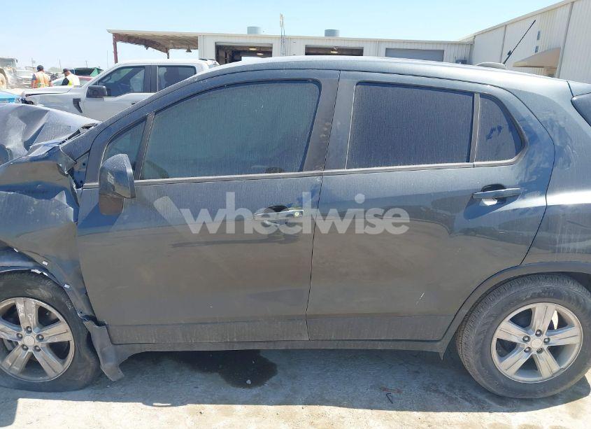 Photo 14 of 2019 Chevrolet Trax LS (VIN 3GNCJKSB9KL405078)