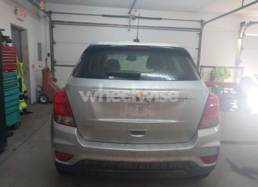 Photo 16 of 2020 Chevrolet Trax FWD LS (VIN 3GNCJKSB9LL121922)