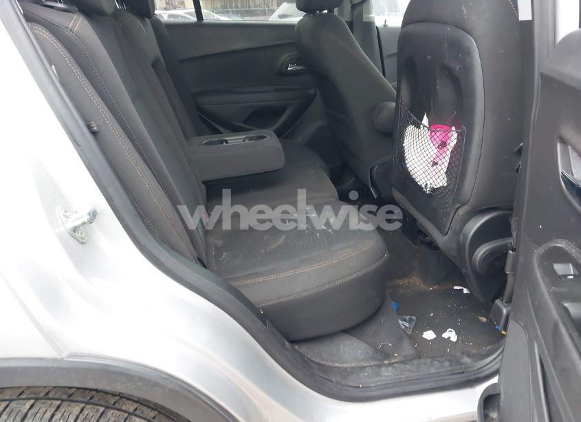 Photo 8 of 2020 Chevrolet Trax FWD LS (VIN 3GNCJKSB9LL133942)