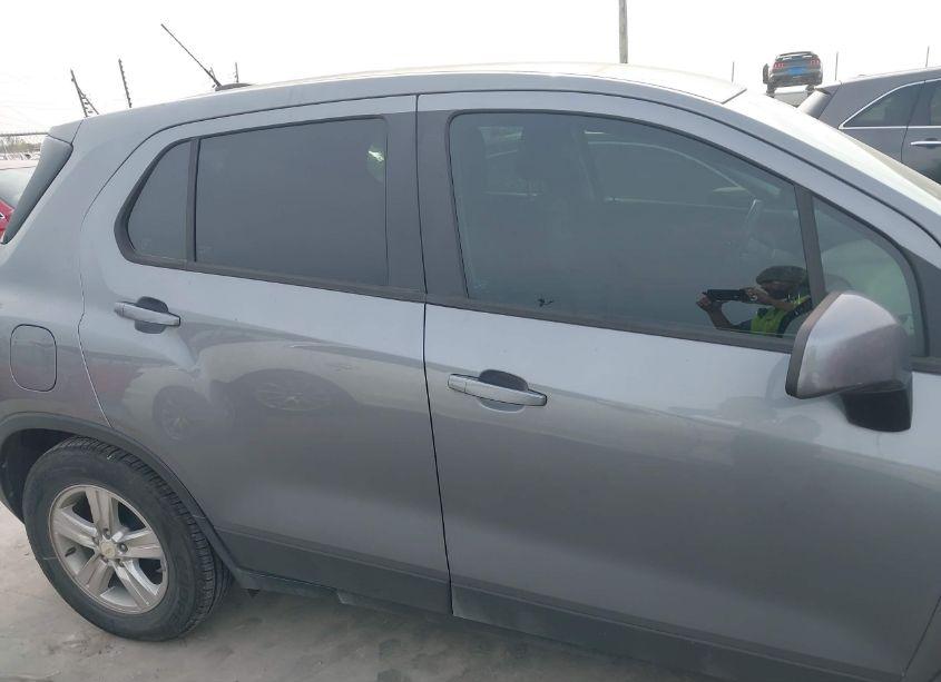 Photo 13 of 2020 Chevrolet Trax FWD LS (VIN 3GNCJKSB9LL153978)