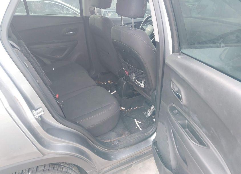 Photo 8 of 2020 Chevrolet Trax FWD LS (VIN 3GNCJKSB9LL153978)