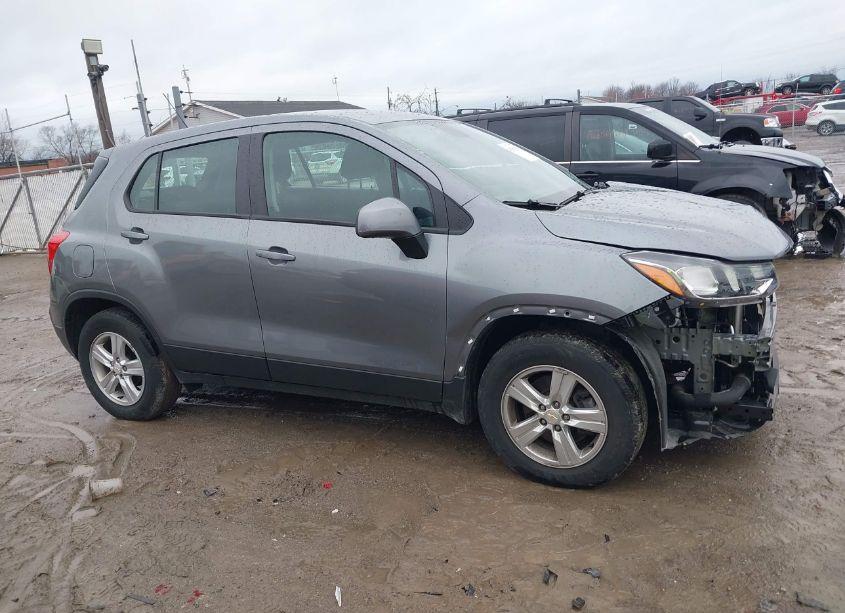 Photo 14 of 2020 Chevrolet Trax FWD LS (VIN 3GNCJKSB9LL159182)