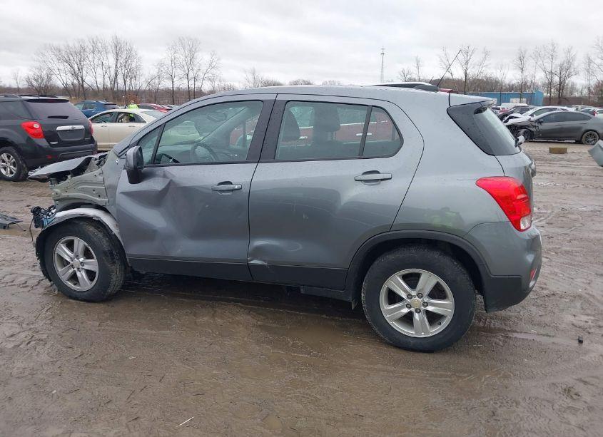 Photo 15 of 2020 Chevrolet Trax FWD LS (VIN 3GNCJKSB9LL159182)