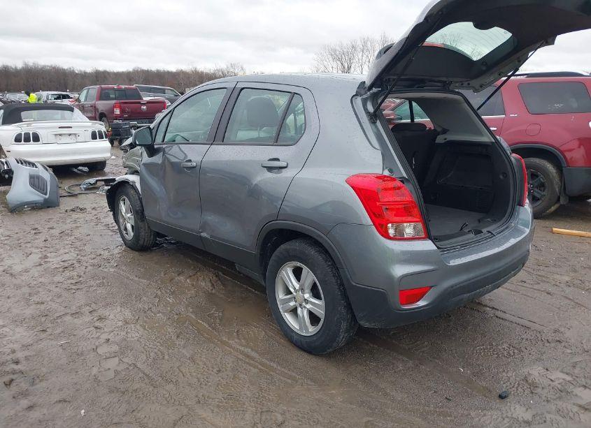 Photo 3 of 2020 Chevrolet Trax FWD LS (VIN 3GNCJKSB9LL159182)
