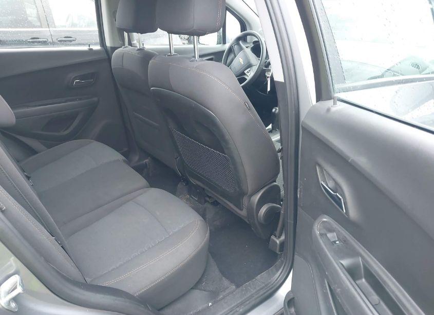 Photo 8 of 2020 Chevrolet Trax FWD LS (VIN 3GNCJKSB9LL159182)