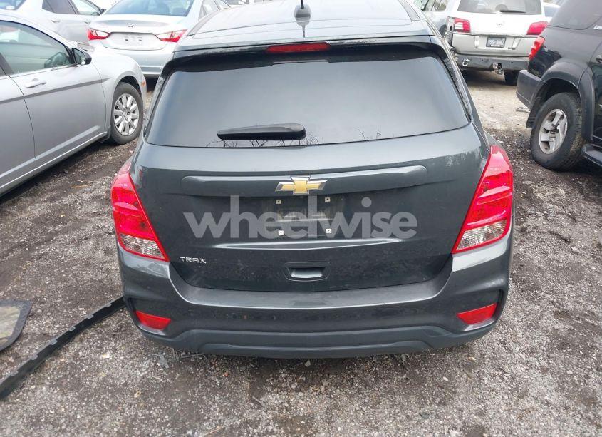 Photo 16 of 2020 Chevrolet Trax FWD LS (VIN 3GNCJKSB9LL193574)