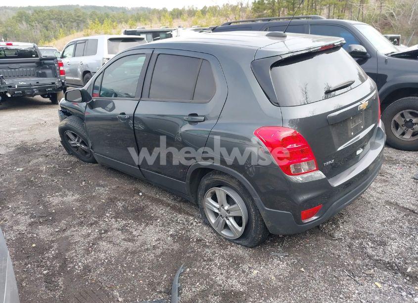 Photo 3 of 2020 Chevrolet Trax FWD LS (VIN 3GNCJKSB9LL193574)