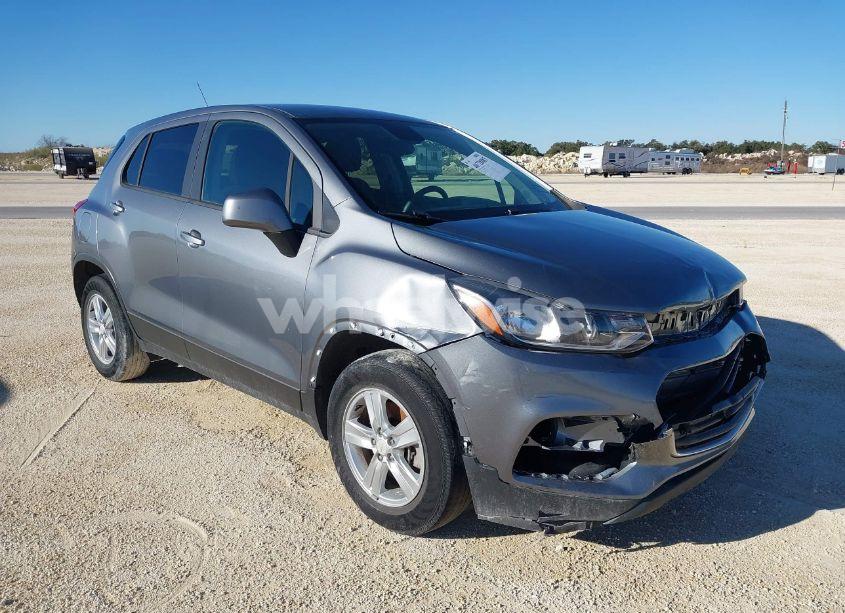 2020 Chevrolet Trax FWD LS (VIN 3GNCJKSB9LL215928) main photo