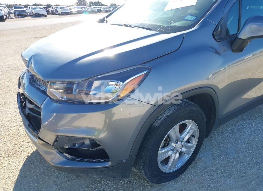 Photo 18 of 2020 Chevrolet Trax FWD LS (VIN 3GNCJKSB9LL215928)