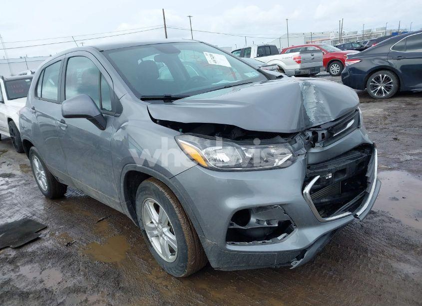 2020 Chevrolet Trax FWD LS (VIN 3GNCJKSB9LL307556) main photo