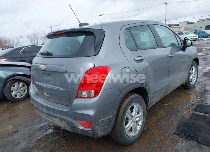 Photo 4 of 2020 Chevrolet Trax FWD LS (VIN 3GNCJKSB9LL307556)