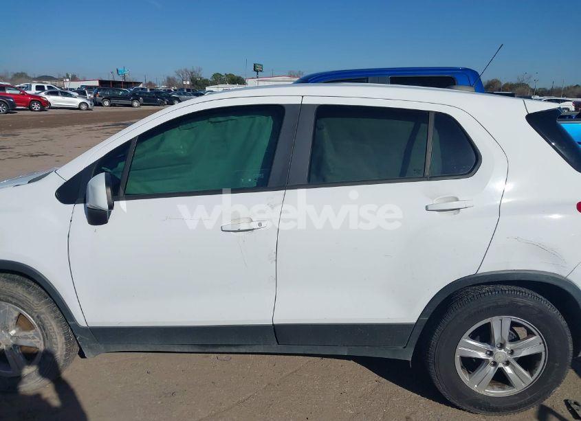 Photo 14 of 2020 Chevrolet Trax FWD LS (VIN 3GNCJKSB9LL311493)