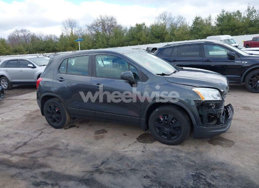 Photo 13 of 2016 Chevrolet Trax 1LS (VIN 3GNCJKSBXGL245137)