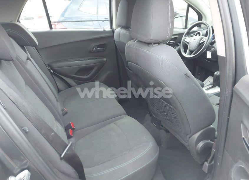 Photo 8 of 2016 Chevrolet Trax 1LS (VIN 3GNCJKSBXGL245137)