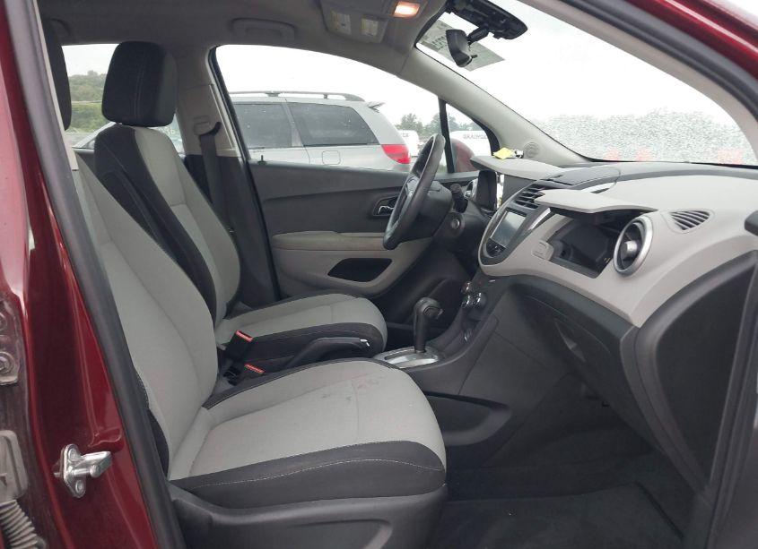 Photo 5 of 2016 Chevrolet Trax 1LS (VIN 3GNCJKSBXGL270491)