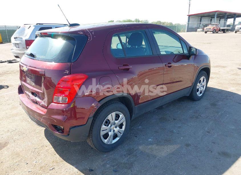 Photo 4 of 2017 Chevrolet Trax LS (VIN 3GNCJKSBXHL276356)