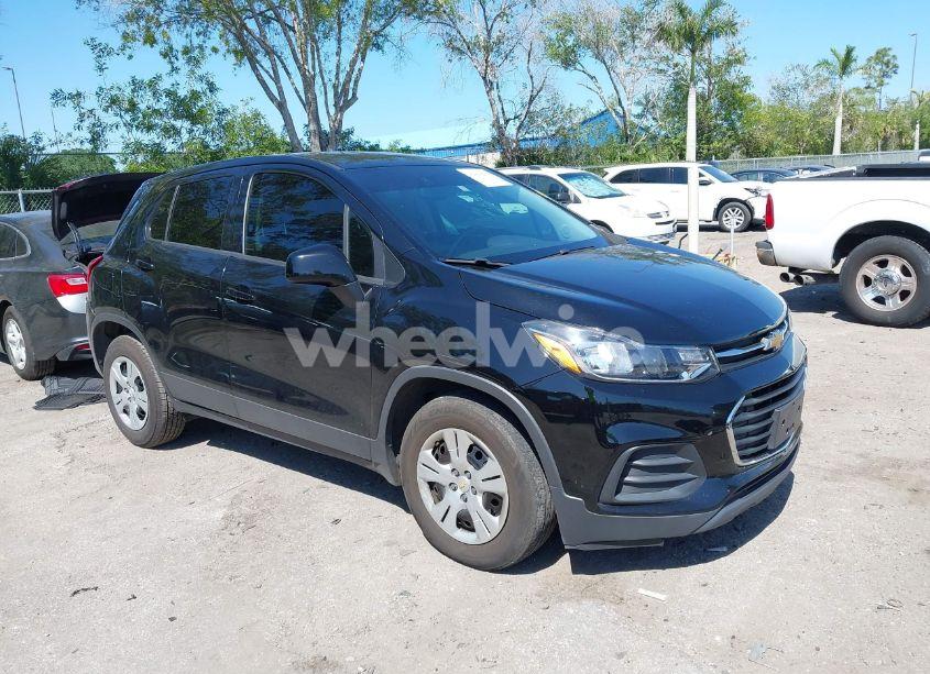 2019 Chevrolet Trax LS (VIN 3GNCJKSBXKL164776) main photo