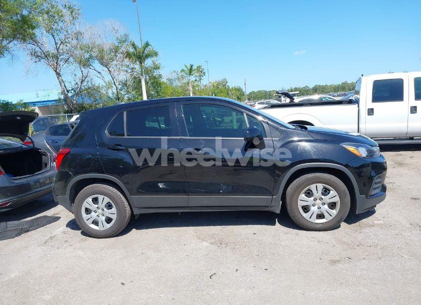 Photo 13 of 2019 Chevrolet Trax LS (VIN 3GNCJKSBXKL164776)
