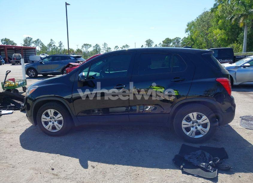 Photo 14 of 2019 Chevrolet Trax LS (VIN 3GNCJKSBXKL164776)