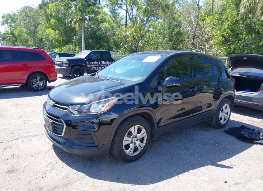 Photo 2 of 2019 Chevrolet Trax LS (VIN 3GNCJKSBXKL164776)