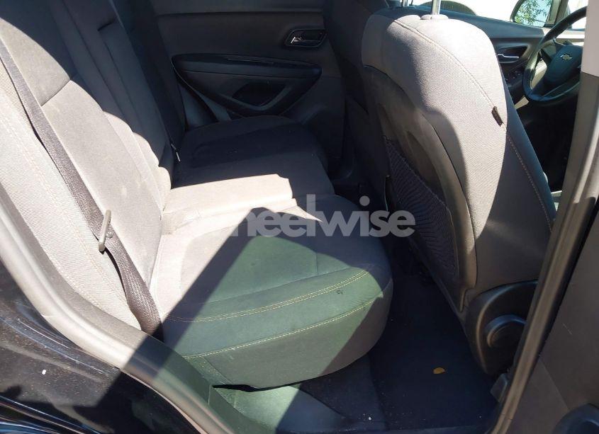 Photo 8 of 2019 Chevrolet Trax LS (VIN 3GNCJKSBXKL164776)